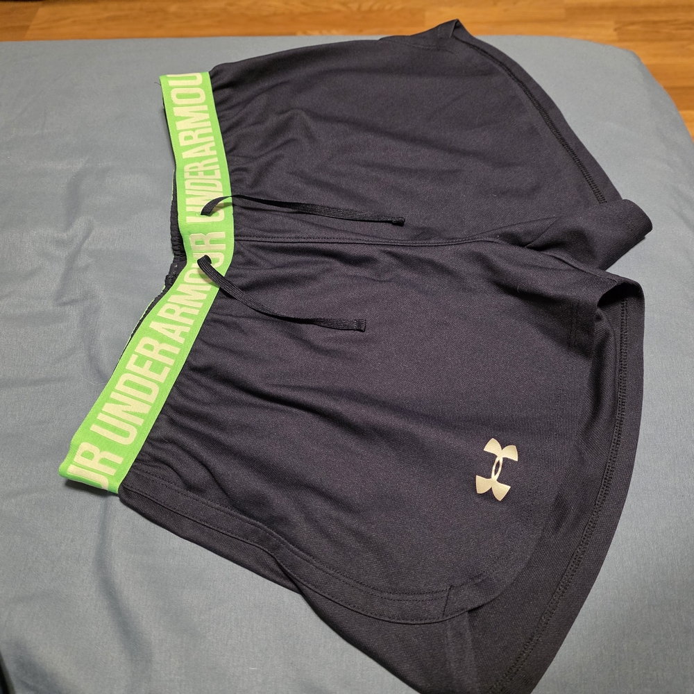 Under Armour Like New Black Athletic Shorts with Green Waistband